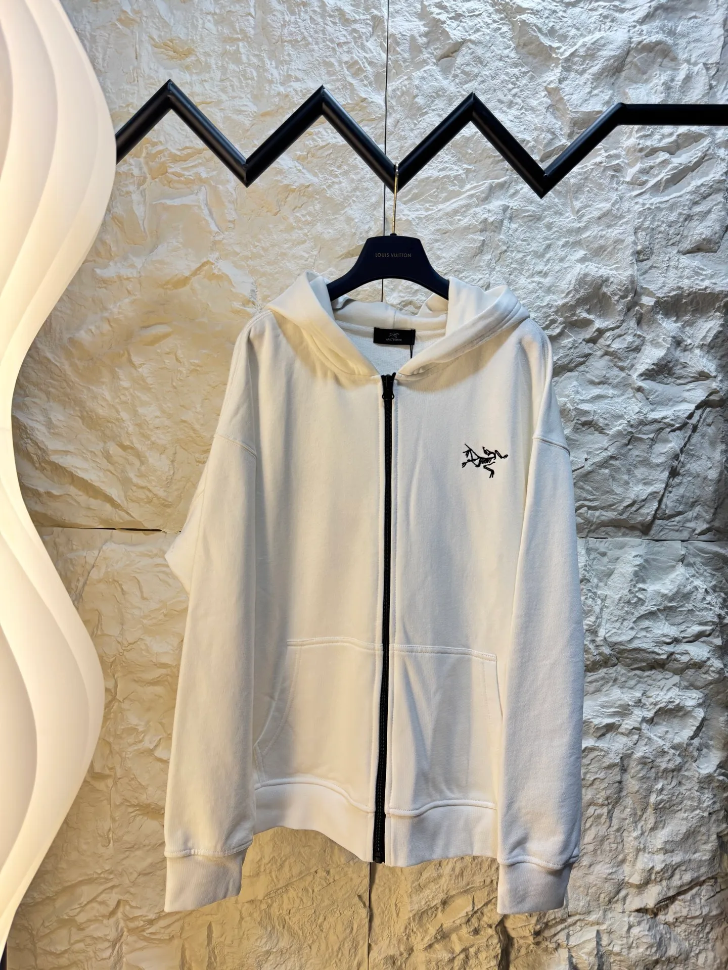 190 Arc'teryx g （ ） Quality Premium Quality Color：Black White Size：M/L/XL/XXL M L XL XXL 120 124 128 132 69 71 73 75 62 64 66 68 54 55 56 57 （ ： 1～3 cm ）